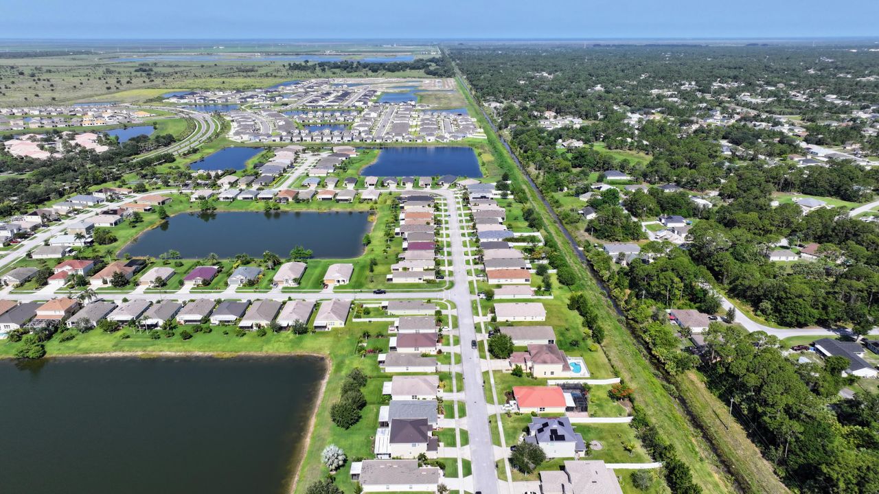 En Venta: $299,999 (3 camas, 2 baños, 1564 Pies cuadrados)