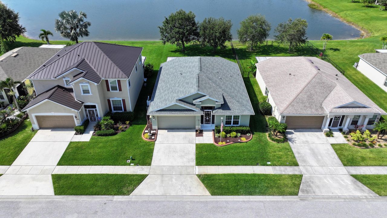 En Venta: $299,999 (3 camas, 2 baños, 1564 Pies cuadrados)