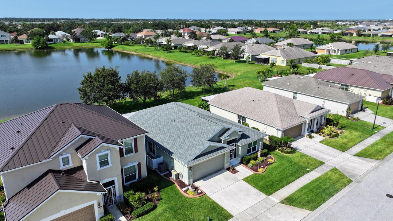 En Venta: $299,999 (3 camas, 2 baños, 1564 Pies cuadrados)