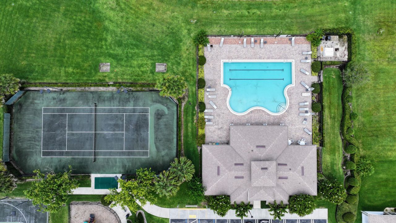 En Venta: $299,999 (3 camas, 2 baños, 1564 Pies cuadrados)