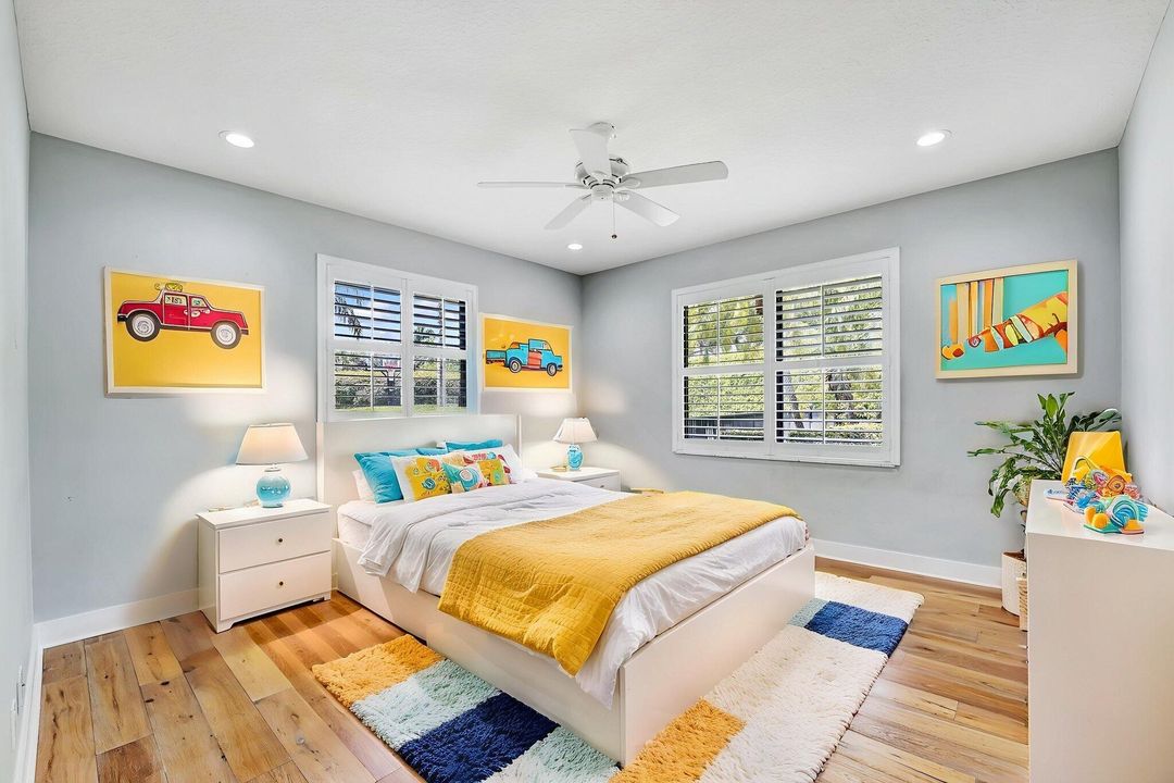 合同活跃: $1,949,000 (5 贝兹, 4 浴室, 4527 平方英尺)