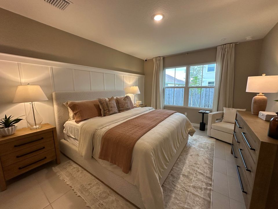 Active With Contract: $411,995 (4 beds, 3 baths, 1609 Square Feet)