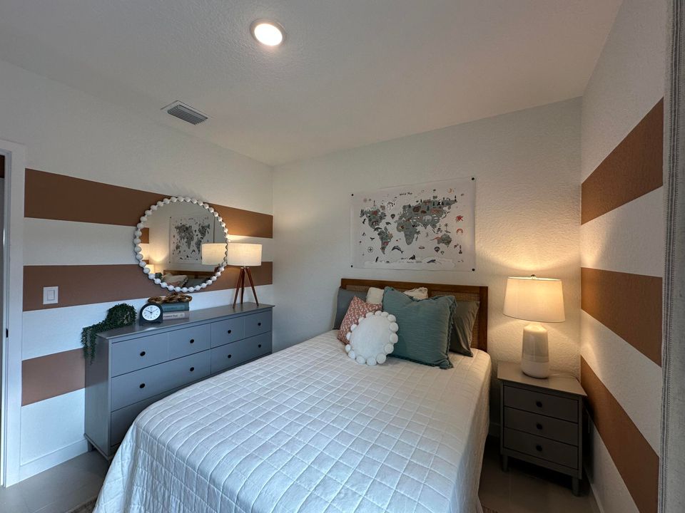 Active With Contract: $411,995 (4 beds, 3 baths, 1609 Square Feet)