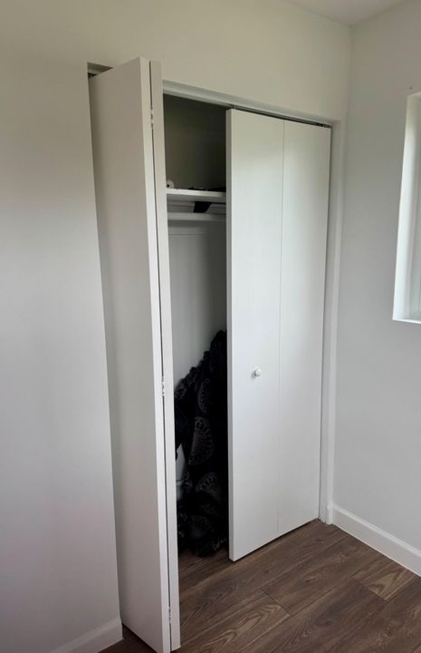 出租: $2,300 (2 贝兹, 1 浴室, 978 平方英尺)