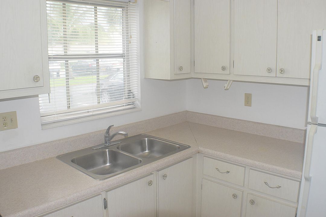 待售: $79,900 (1 贝兹, 1 浴室, 662 平方英尺)