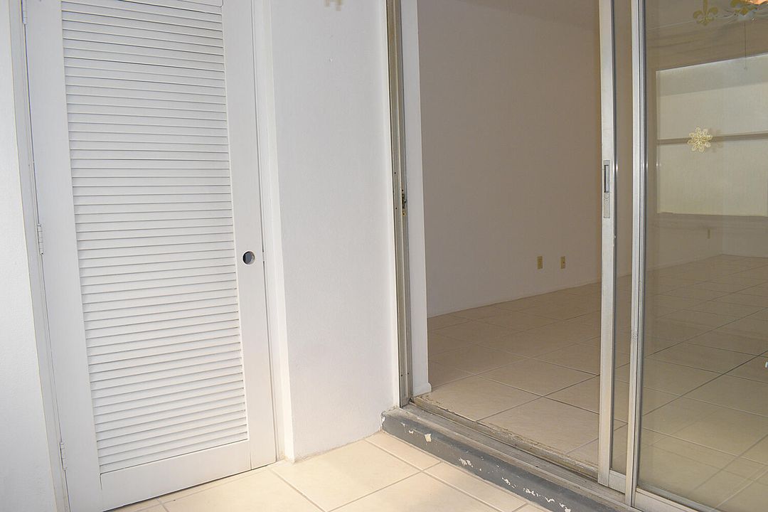 待售: $79,900 (1 贝兹, 1 浴室, 662 平方英尺)