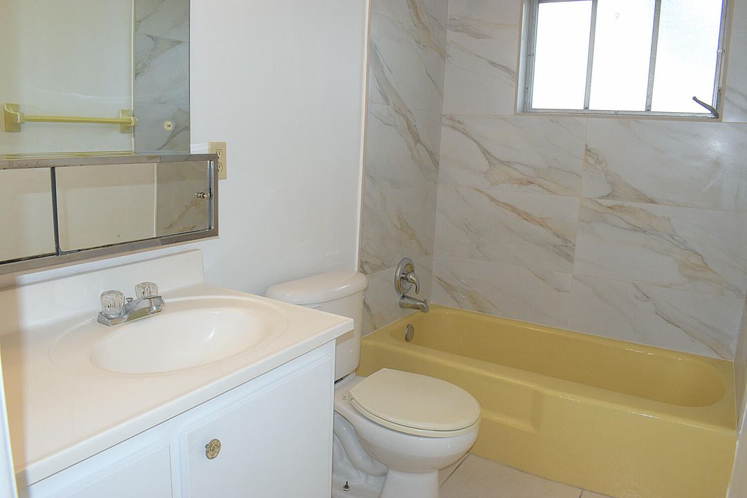 待售: $79,900 (1 贝兹, 1 浴室, 662 平方英尺)