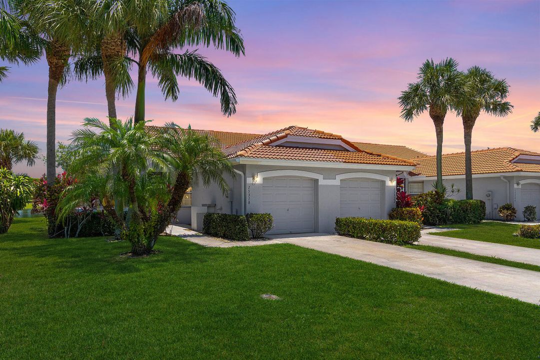 Recently Sold: $379,000 (2 beds, 2 baths, 1175 Square Feet)