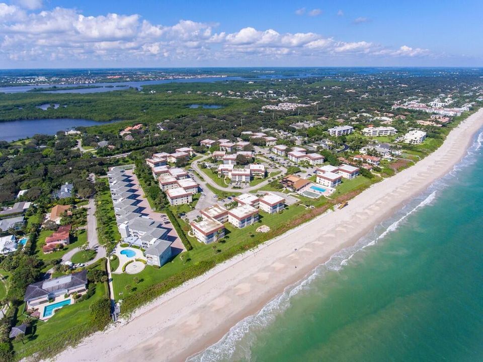 На продажу: $380,000 (2 спален, 2 ванн, 1300 Квадратных фут)