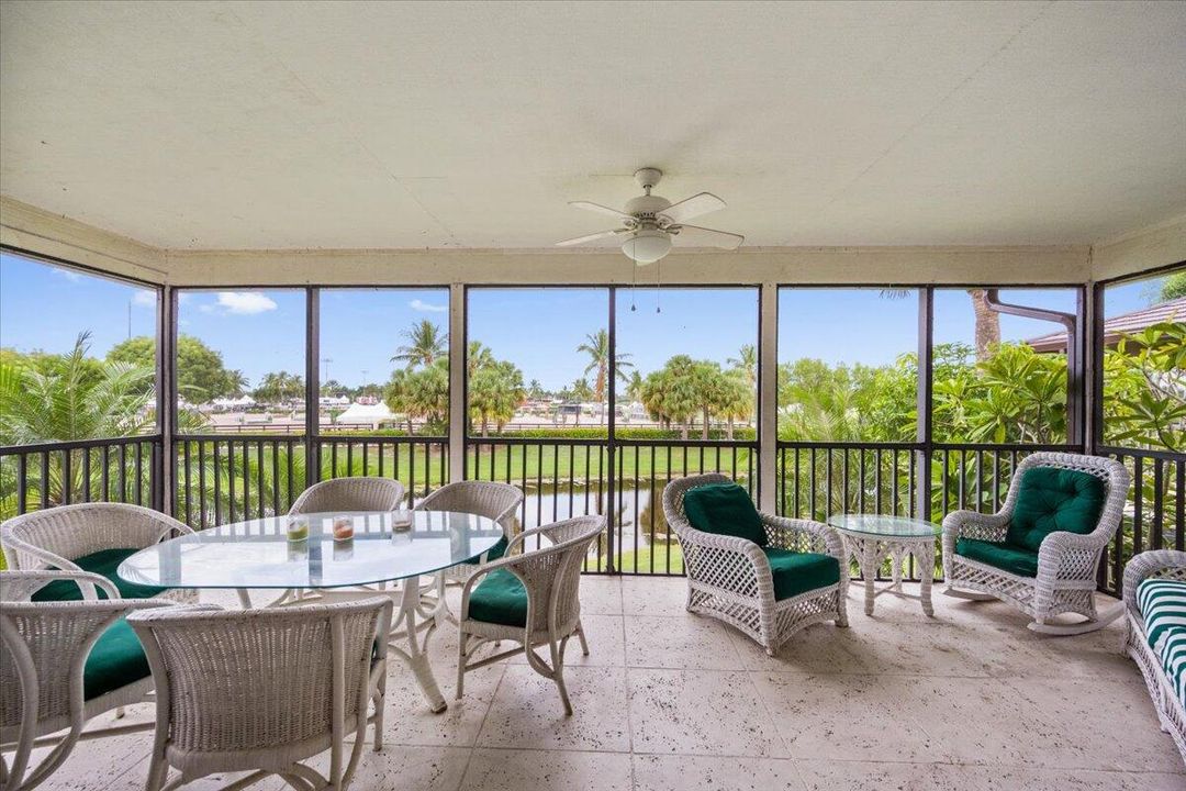 合同活跃: $9,000 (3 贝兹, 3 浴室, 1800 平方英尺)