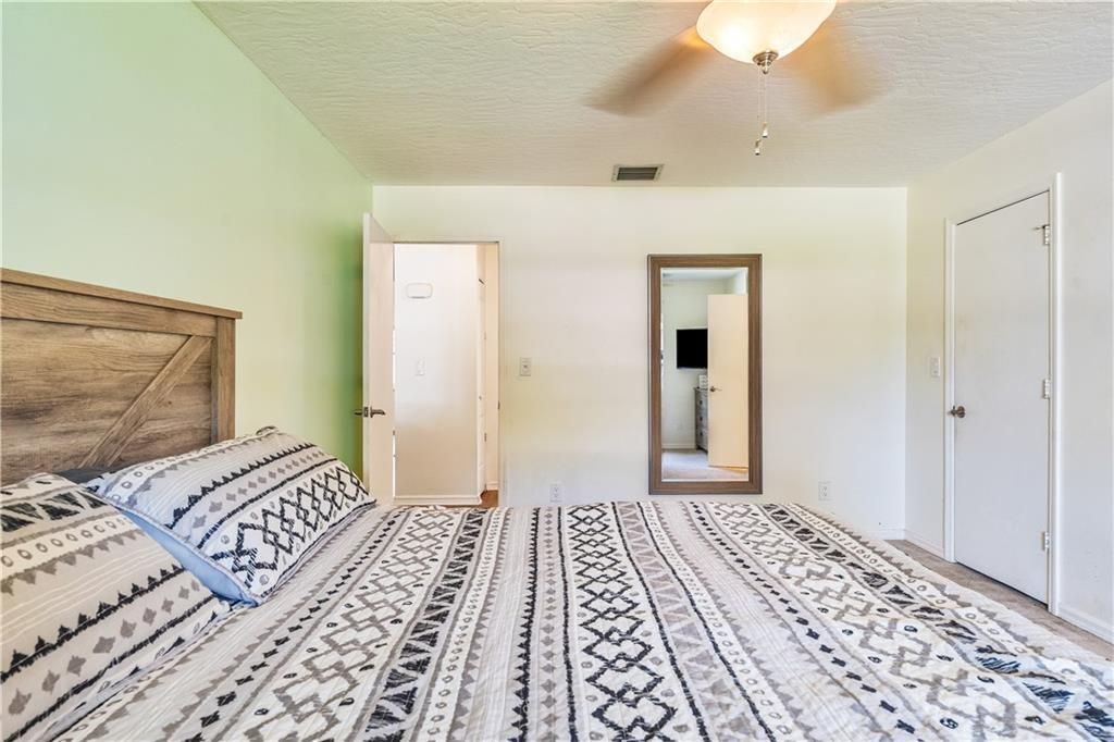 Под контрактом: $299,999 (2 спален, 2 ванн, 1388 Квадратных фут)