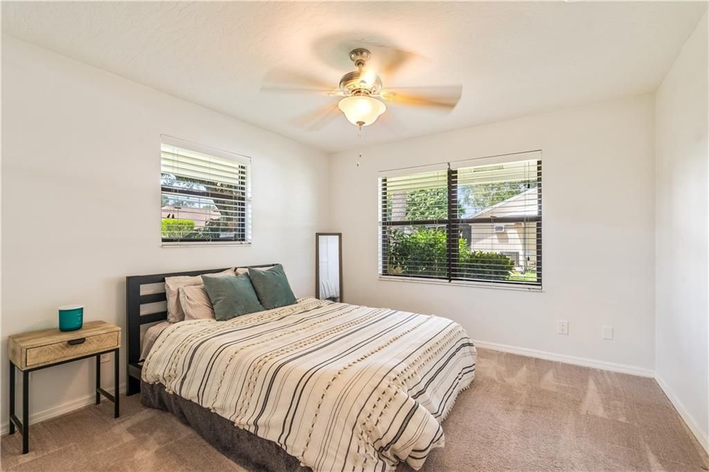 Под контрактом: $299,999 (2 спален, 2 ванн, 1388 Квадратных фут)