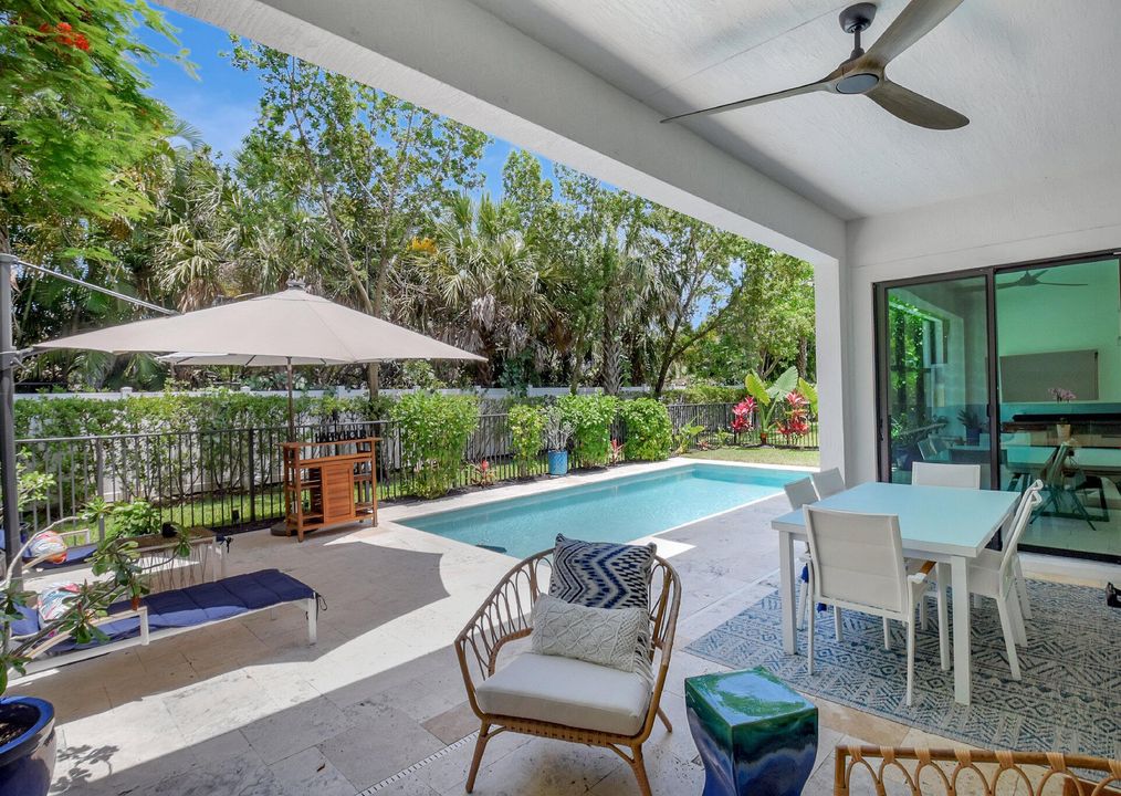 最近售出: $950,000 (5 贝兹, 4 浴室, 3017 平方英尺)