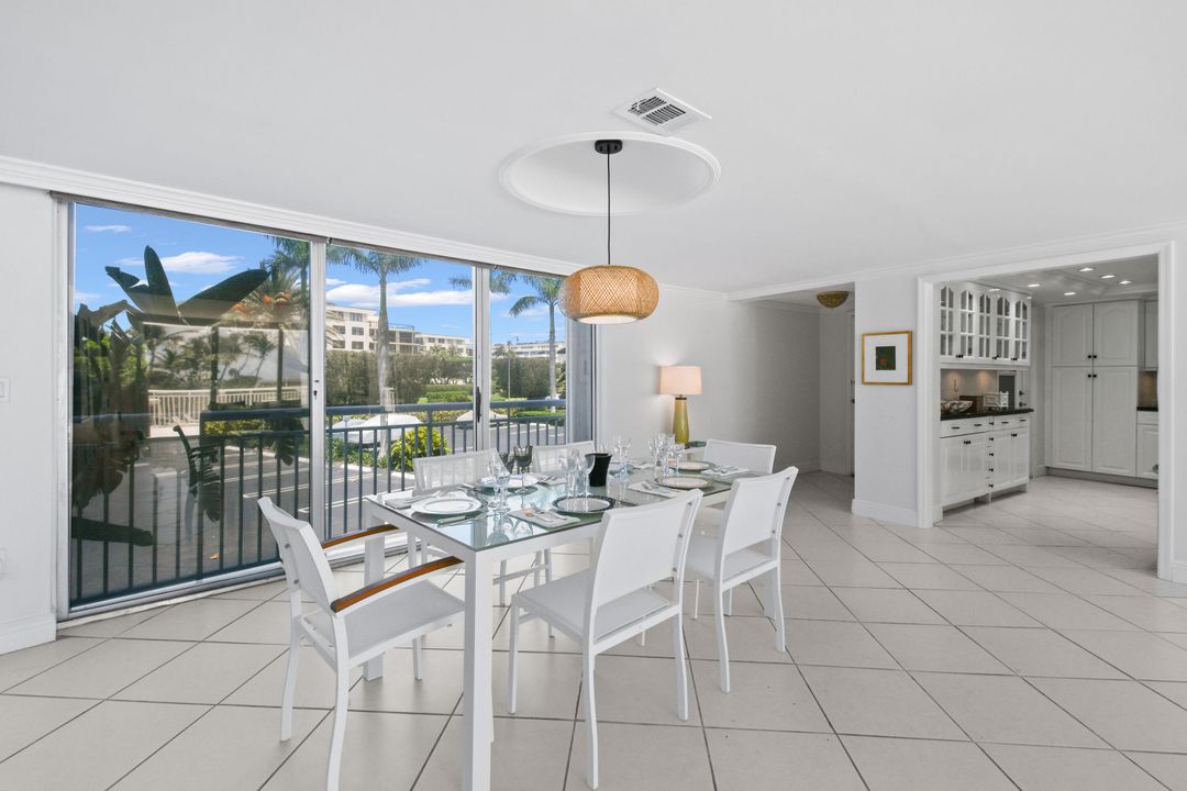 出租: $15,000 (2 贝兹, 2 浴室, 1344 平方英尺)