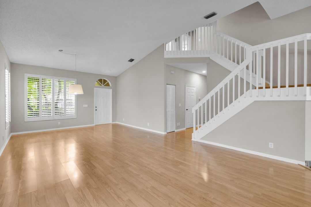 Active With Contract: $425,000 (3 beds, 2 baths, 2070 Square Feet)