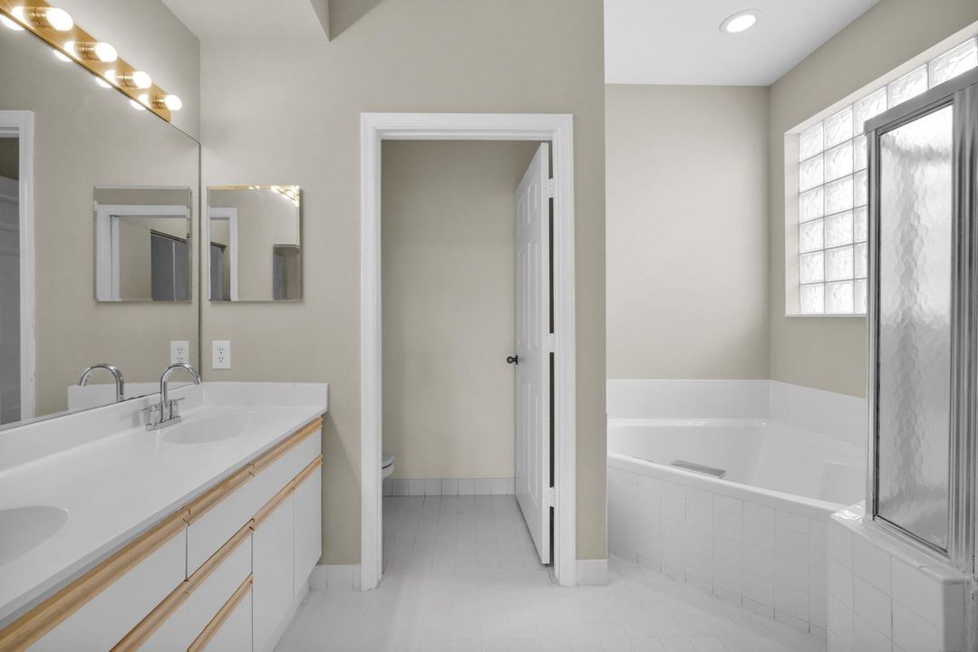 Active With Contract: $425,000 (3 beds, 2 baths, 2070 Square Feet)