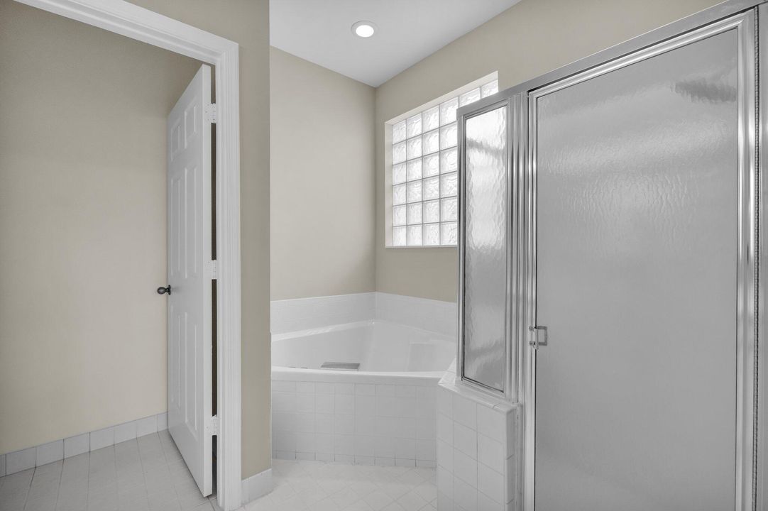 Active With Contract: $425,000 (3 beds, 2 baths, 2070 Square Feet)