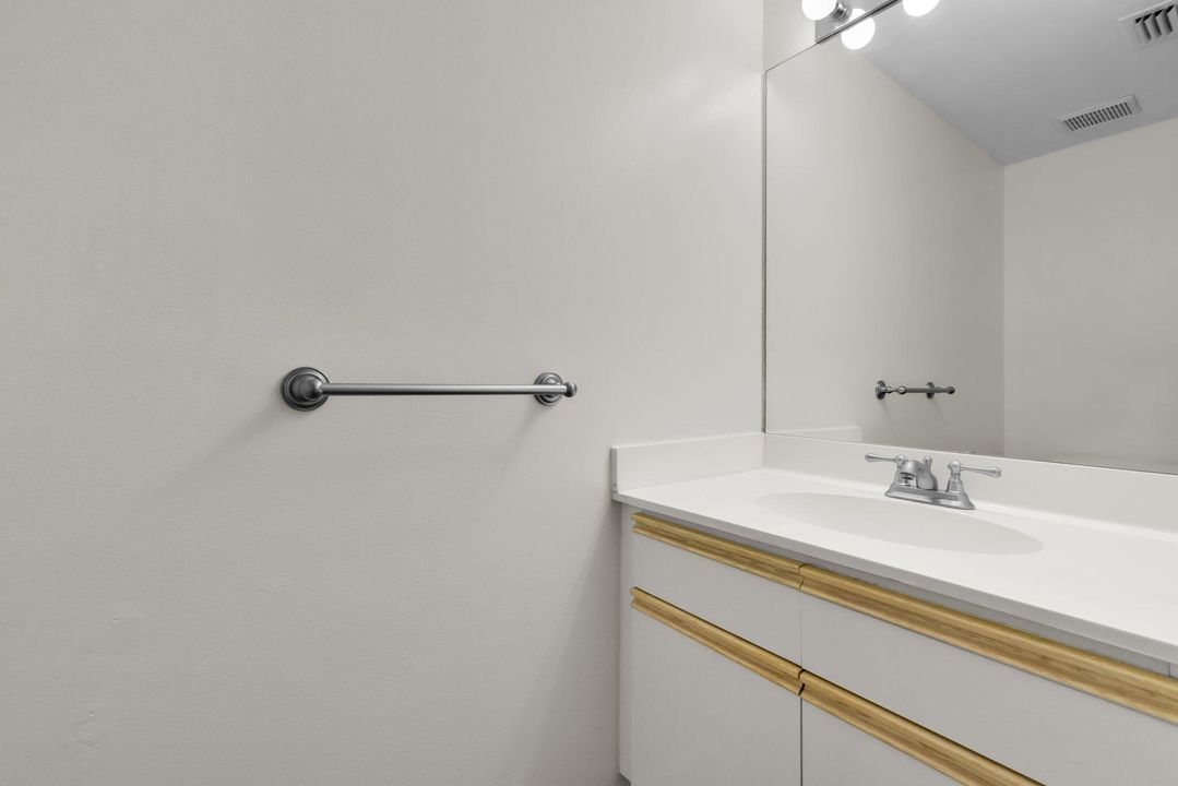 Active With Contract: $425,000 (3 beds, 2 baths, 2070 Square Feet)