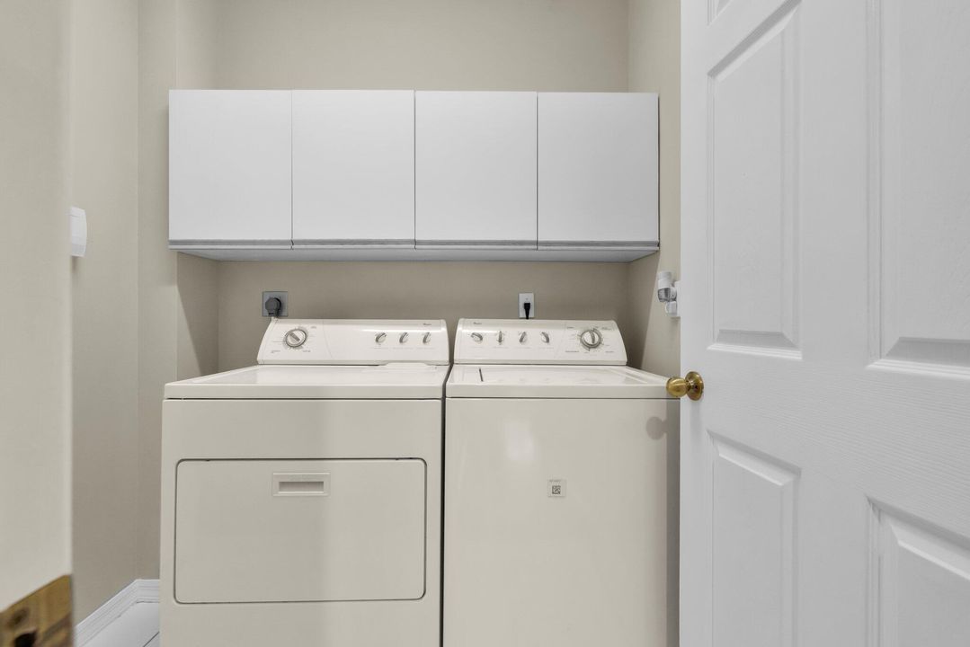 Active With Contract: $425,000 (3 beds, 2 baths, 2070 Square Feet)