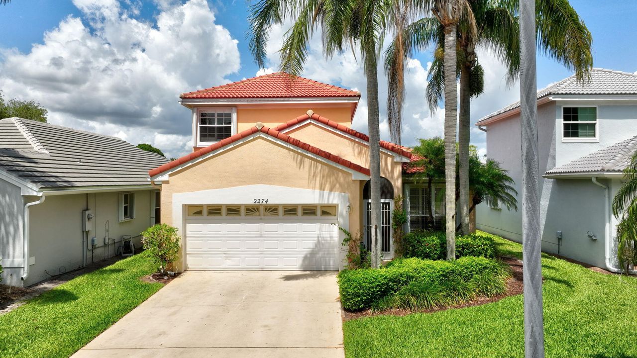 Active With Contract: $425,000 (3 beds, 2 baths, 2070 Square Feet)