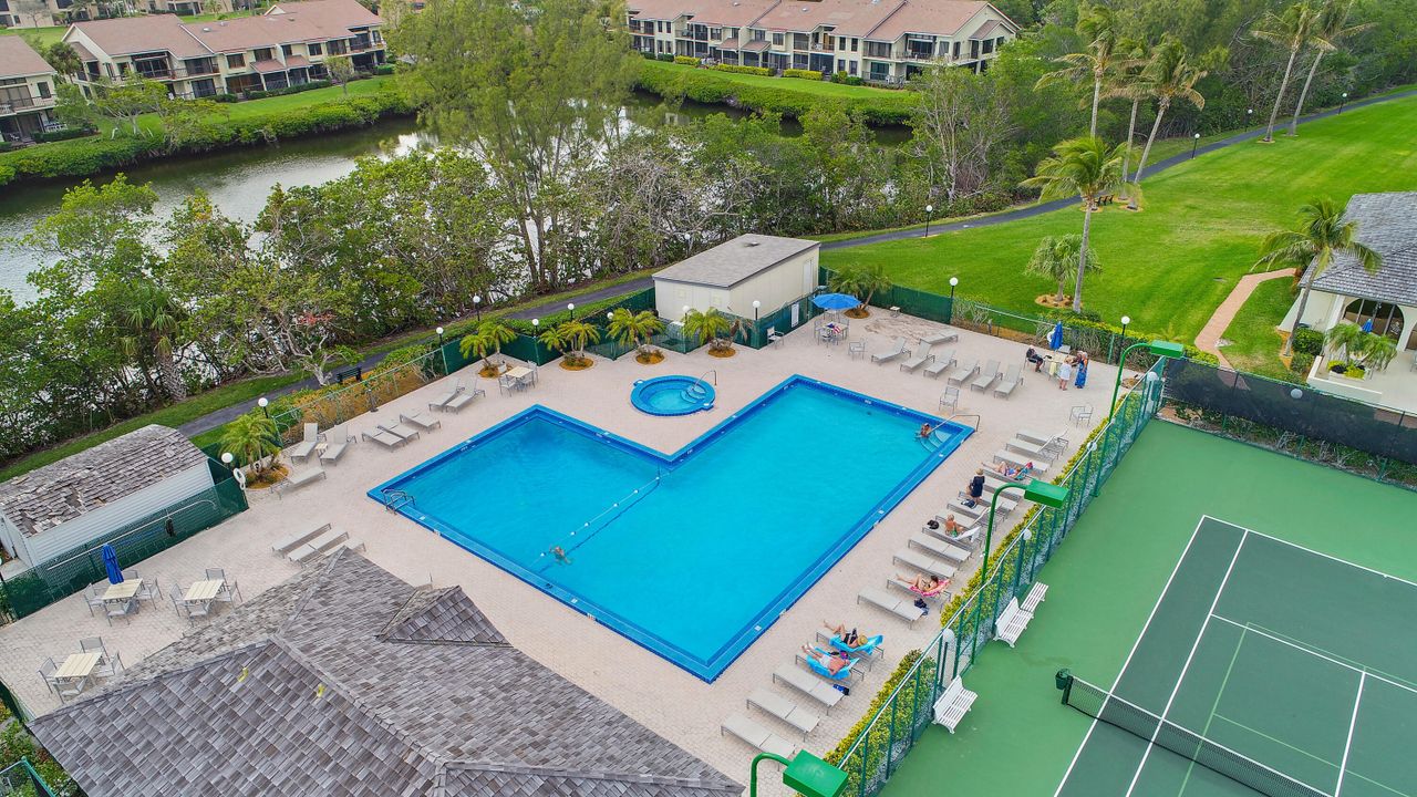 Active With Contract: $8,250 (2 beds, 2 baths, 1170 Square Feet)