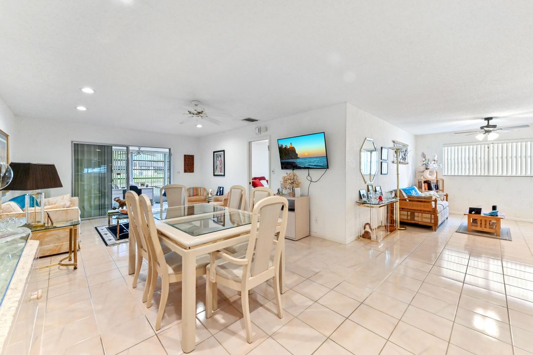 На продажу: $209,900 (2 спален, 2 ванн, 1512 Квадратных фут)