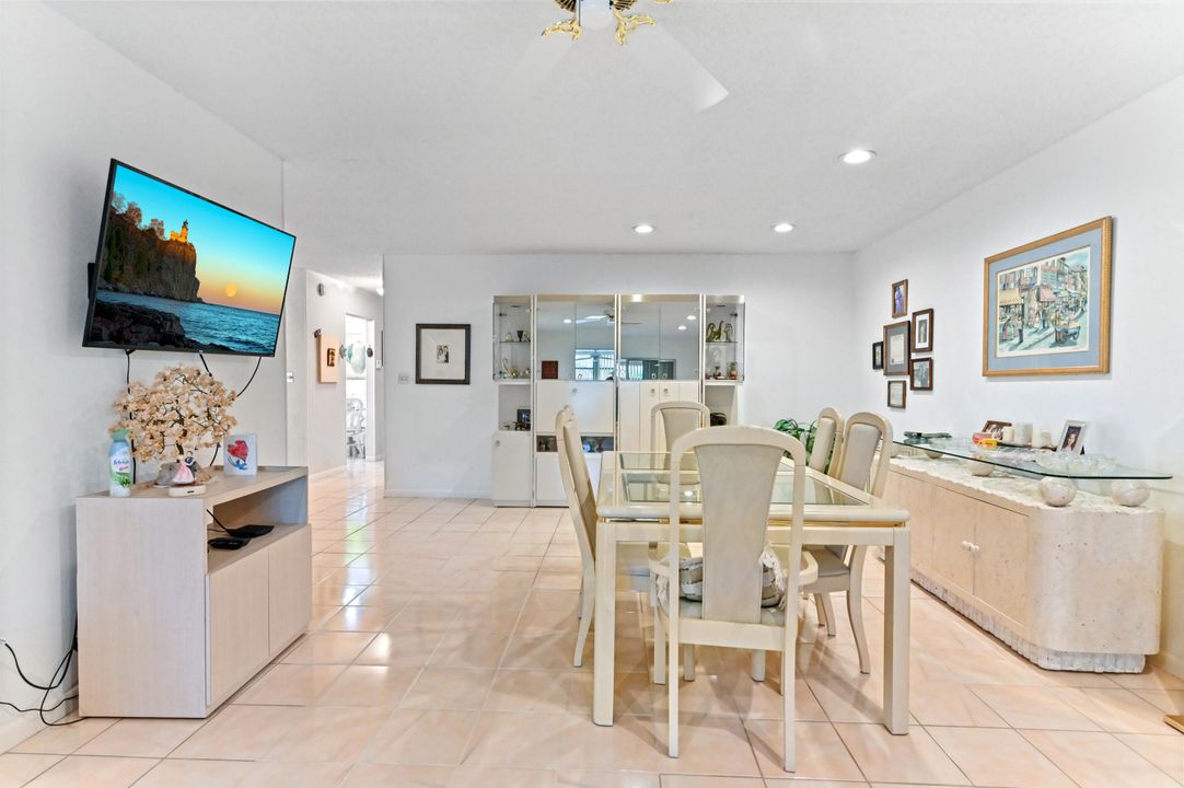 На продажу: $209,900 (2 спален, 2 ванн, 1512 Квадратных фут)