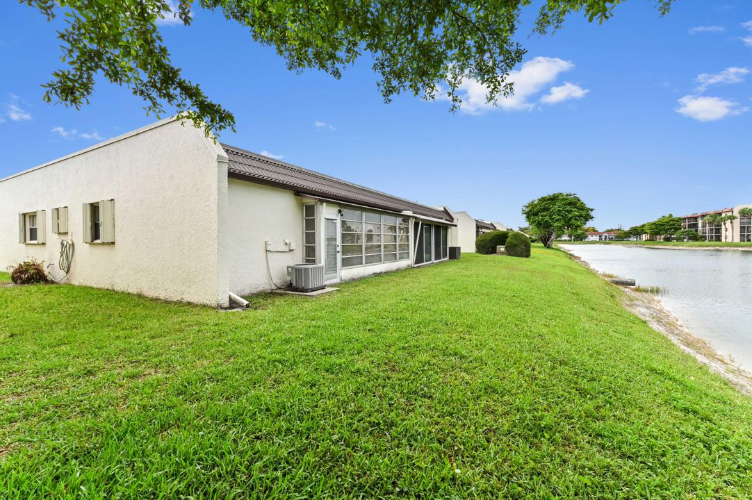 На продажу: $209,900 (2 спален, 2 ванн, 1512 Квадратных фут)