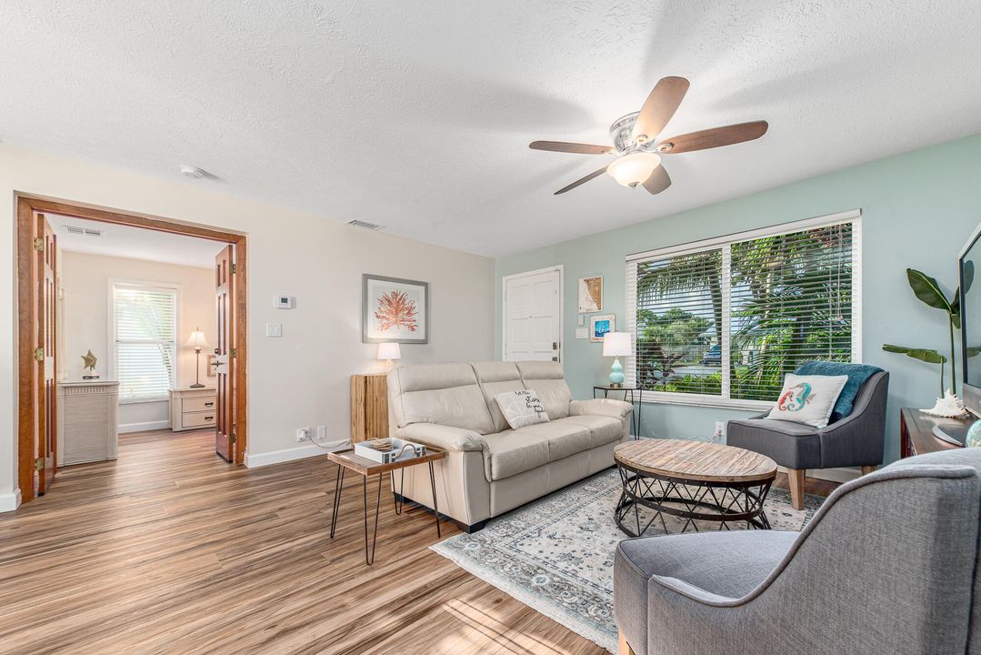 出租: $3,200 (2 贝兹, 2 浴室, 1548 平方英尺)