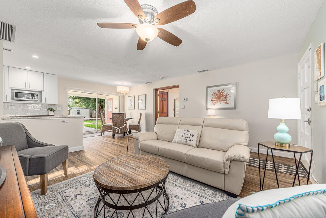 出租: $3,200 (2 贝兹, 2 浴室, 1548 平方英尺)