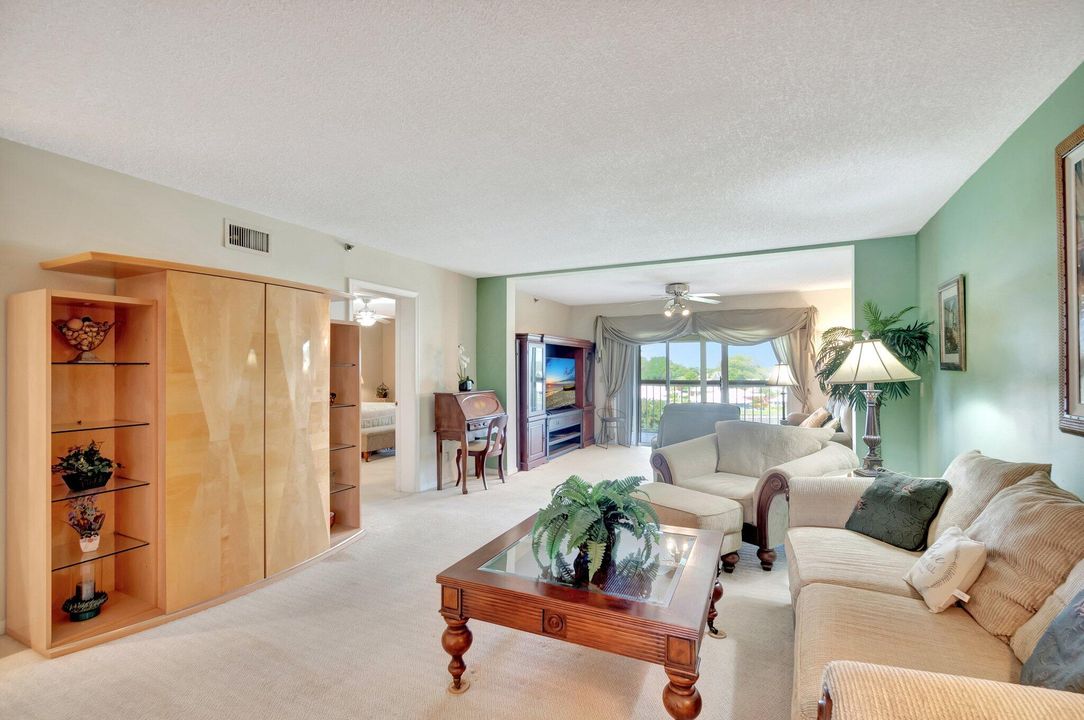 For Sale: $239,900 (2 beds, 2 baths, 1440 Square Feet)