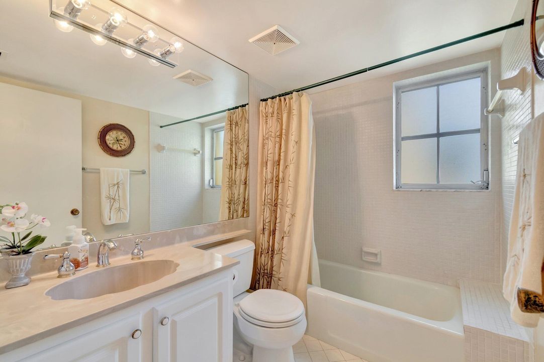 For Sale: $239,900 (2 beds, 2 baths, 1440 Square Feet)