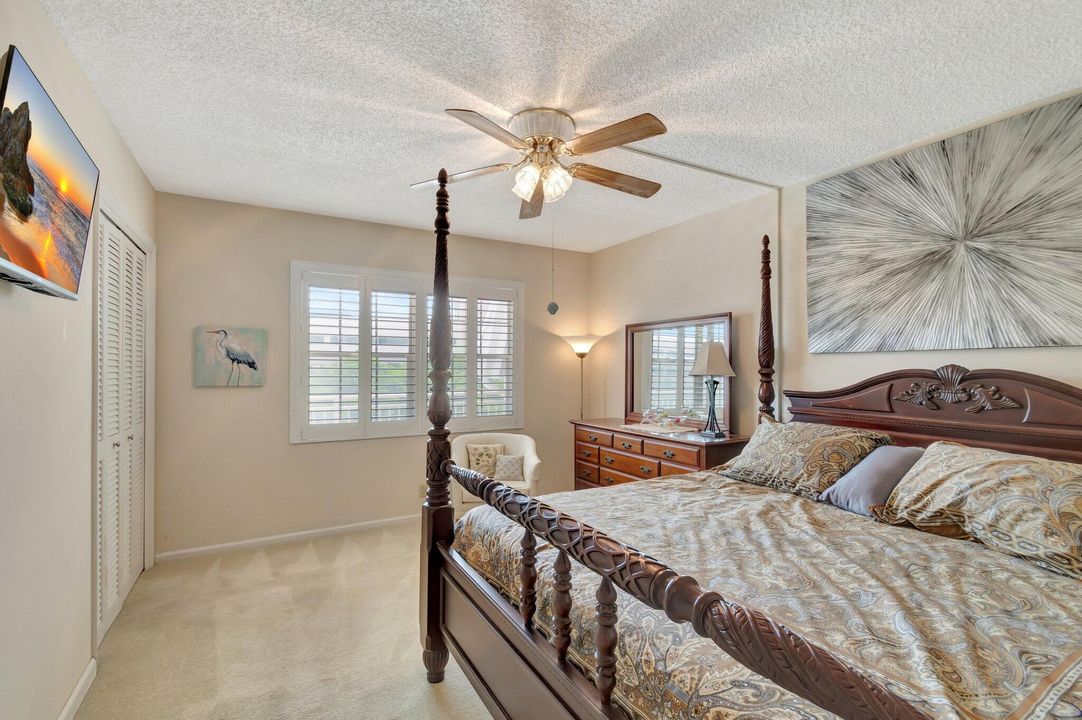 For Sale: $239,900 (2 beds, 2 baths, 1440 Square Feet)