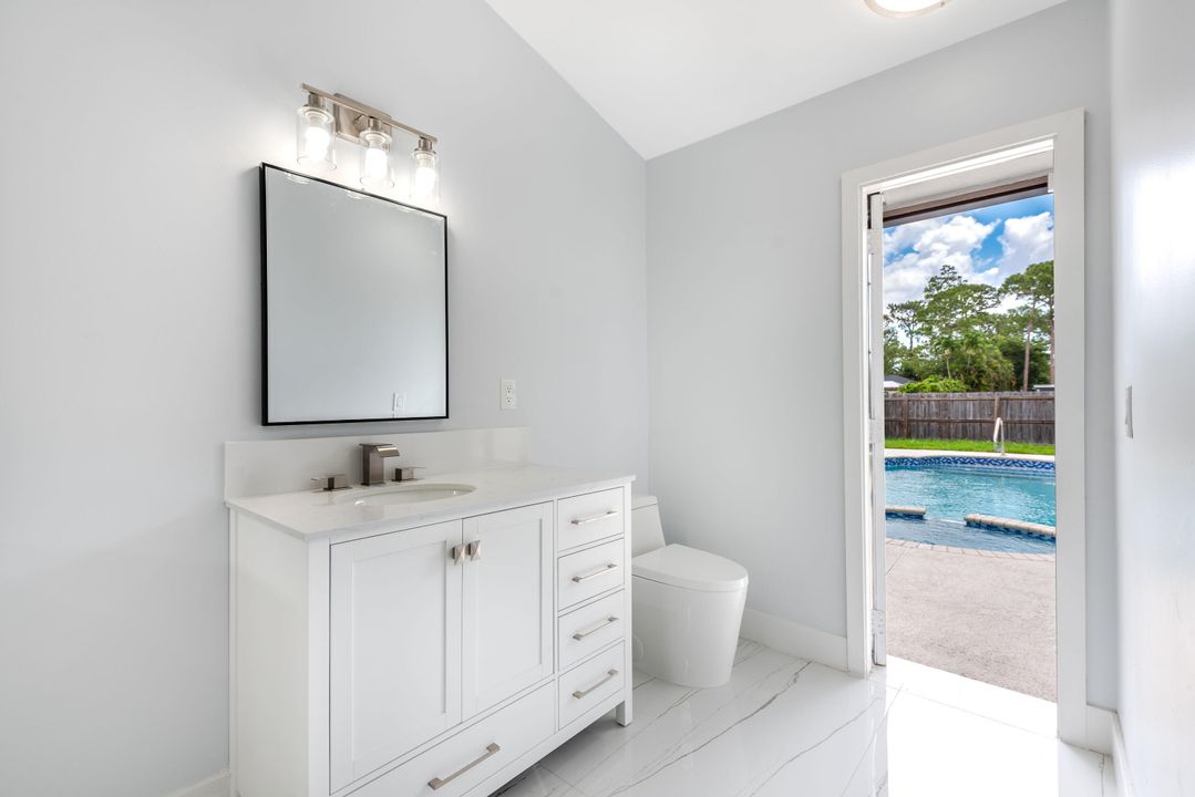 合同活跃: $695,000 (4 贝兹, 2 浴室, 2316 平方英尺)