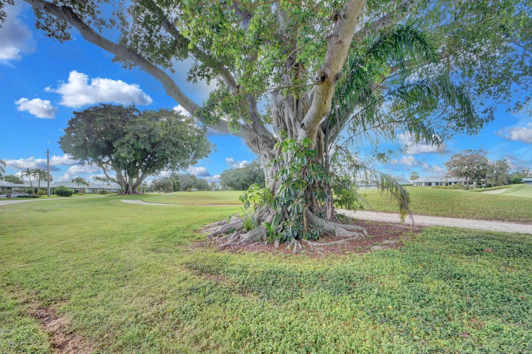 For Sale: $239,900 (2 beds, 2 baths, 1440 Square Feet)