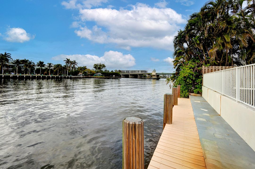 合同活跃: $6,000 (2 贝兹, 2 浴室, 1000 平方英尺)