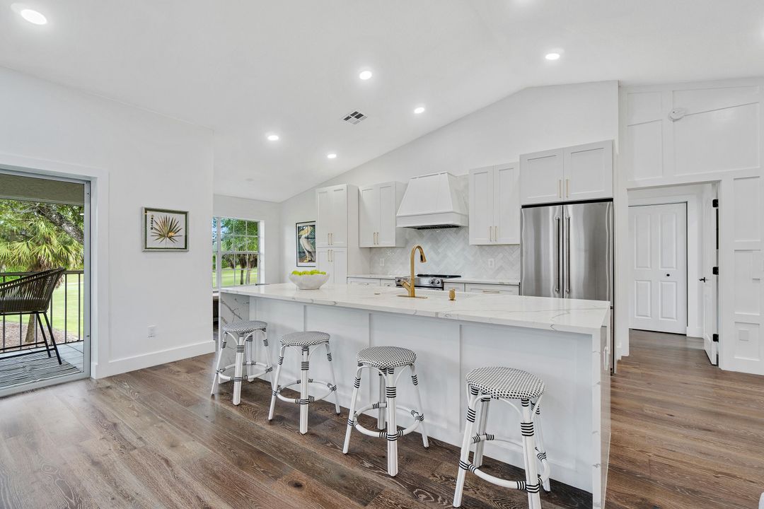 Под контрактом: $9,000 (2 спален, 2 ванн, 1700 Квадратных фут)