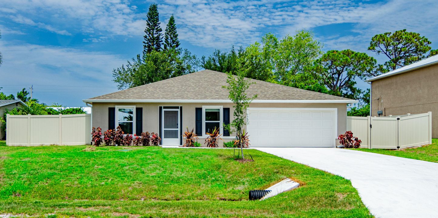 Recently Sold: $344,900 (4 beds, 2 baths, 1806 Square Feet)