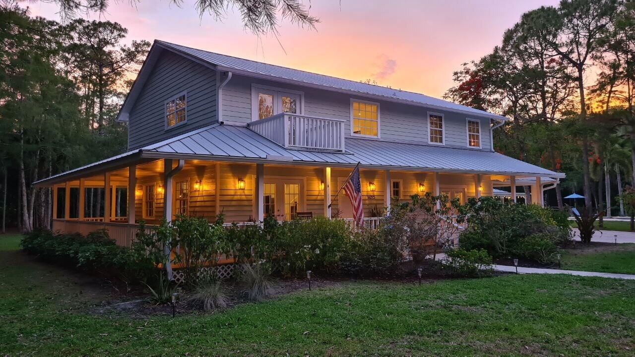 Recently Sold: $1,200,000 (3 beds, 2 baths, 2324 Square Feet)