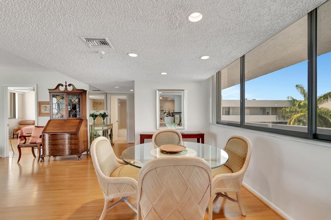 For Sale: $475,000 (2 beds, 2 baths, 1408 Square Feet)