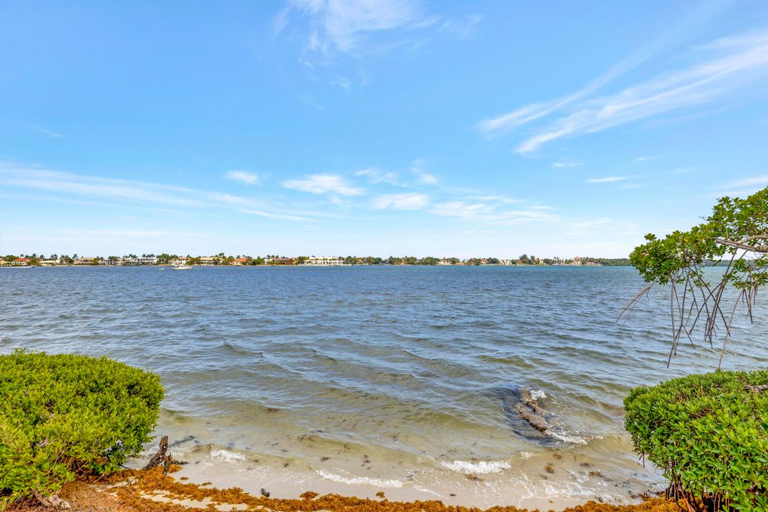 For Sale: $475,000 (2 beds, 2 baths, 1408 Square Feet)