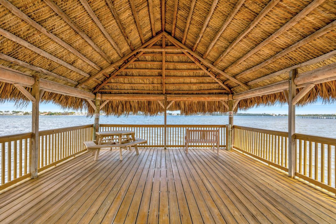 For Sale: $475,000 (2 beds, 2 baths, 1408 Square Feet)