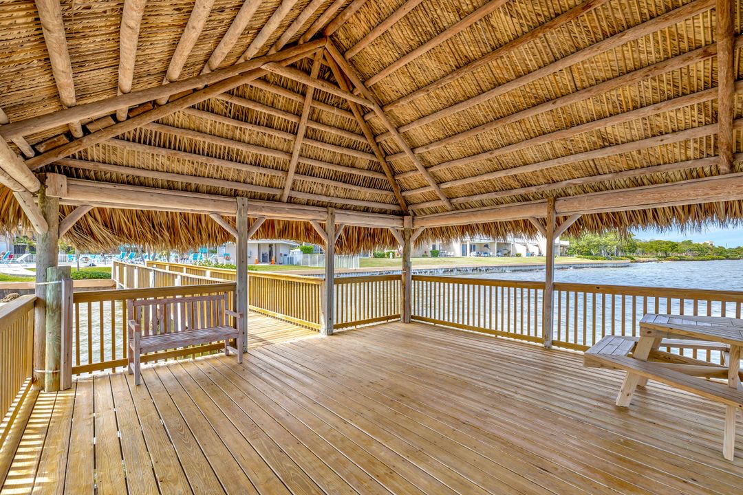 For Sale: $475,000 (2 beds, 2 baths, 1408 Square Feet)