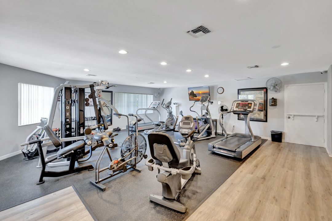 For Sale: $475,000 (2 beds, 2 baths, 1408 Square Feet)