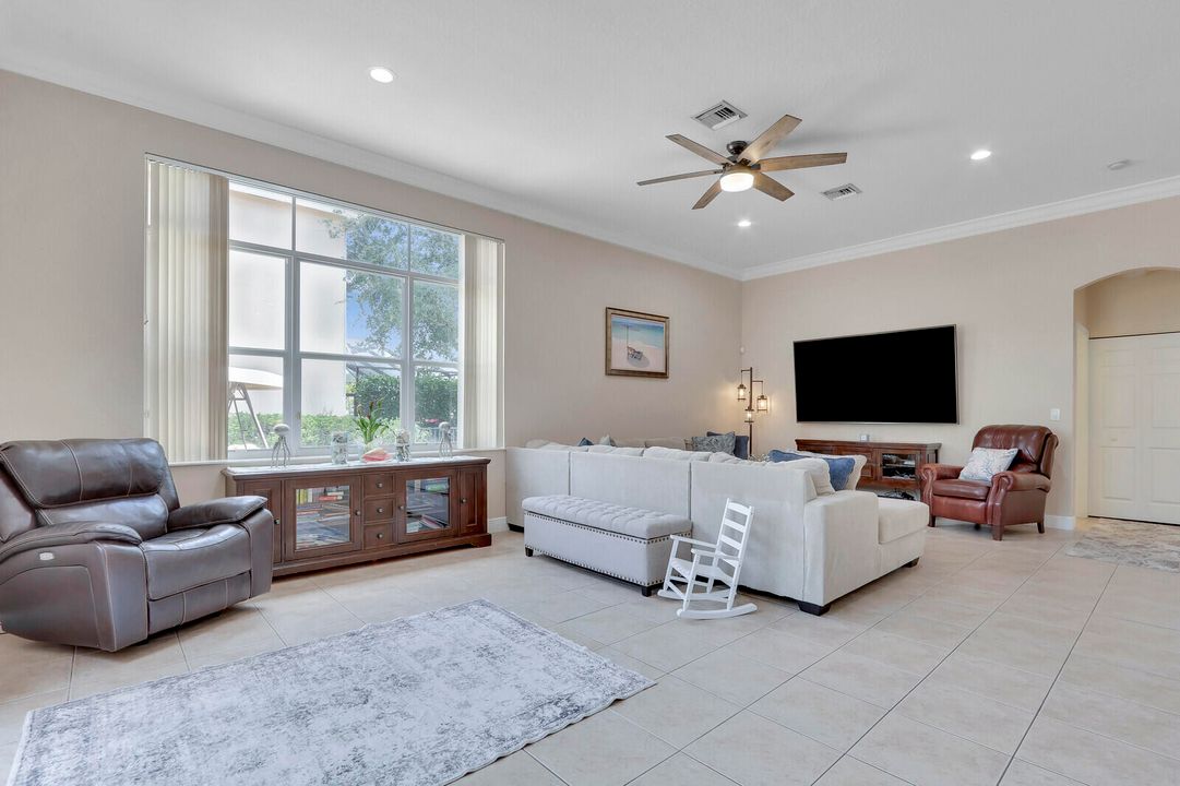 For Sale: $1,099,995 (3 beds, 3 baths, 2371 Square Feet)