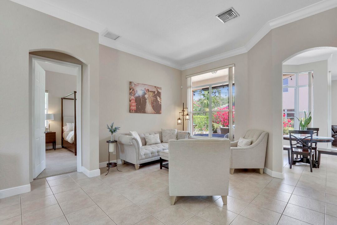 For Sale: $1,099,995 (3 beds, 3 baths, 2371 Square Feet)