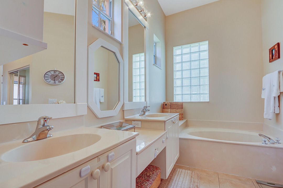 For Sale: $1,099,995 (3 beds, 3 baths, 2371 Square Feet)