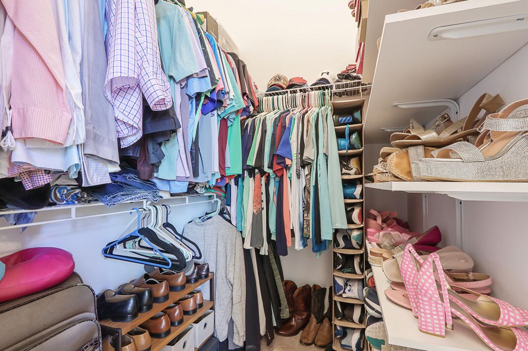 For Sale: $1,099,995 (3 beds, 3 baths, 2371 Square Feet)