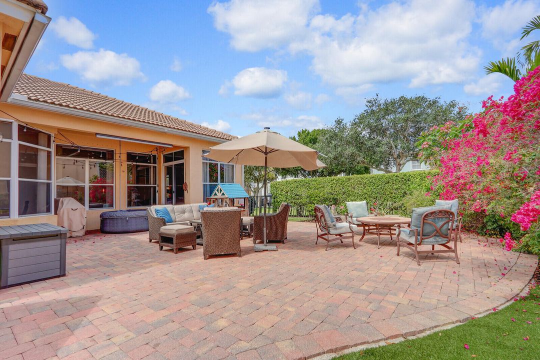 For Sale: $1,099,995 (3 beds, 3 baths, 2371 Square Feet)