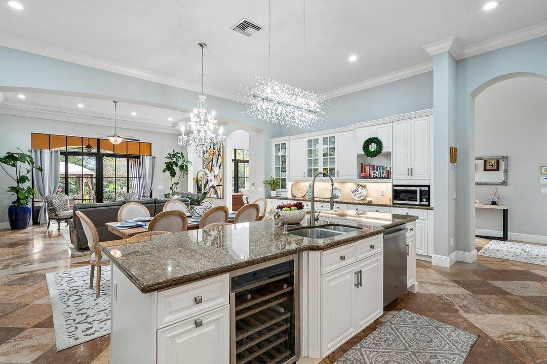 For Sale: $1,925,000 (6 beds, 4 baths, 4707 Square Feet)